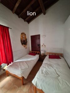 Singing holiday portugal room2