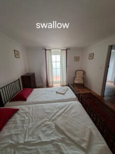 Singing holiday portugal room3